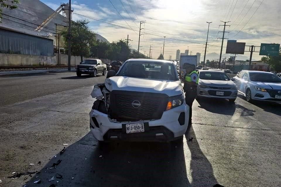 El accidente fue reportado minutos antes de las 9:00 horas en la Avenida Díaz Ordaz, después del paso a nivel de Corregidora.
