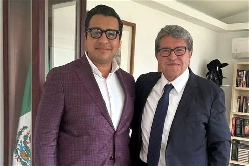 El Alcalde de Santa Catarina, Jesús Nava, y el coordinador de Morena en la Cámara de Diputados, Ricardo Monreal Ávila.