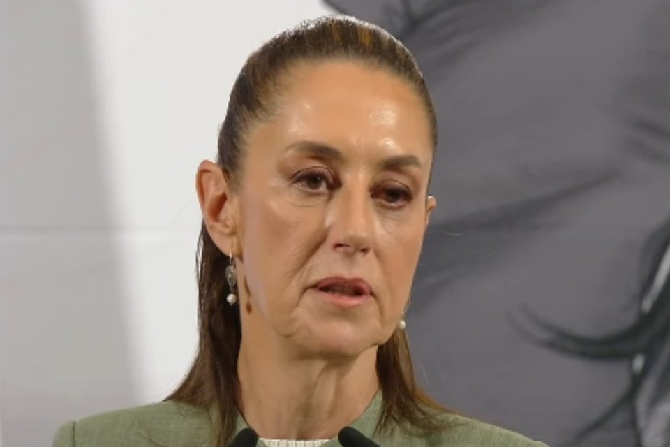 Aunque el Chocolate del Bienestar tiene tres sellos por excesos, Sheinbaum dijo que es 'poco' lo que tiene de azúcar.