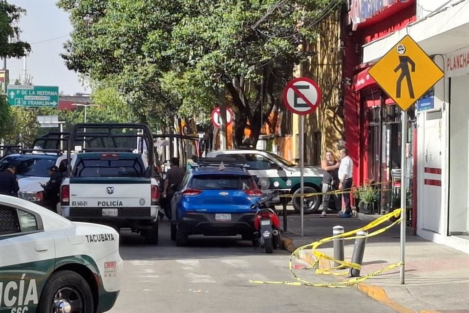 Sujetos a bordo de una motocicleta fueron quienes realizaron el ataque, justo cuando la víctima, aparentemente, salía de un restaurante.