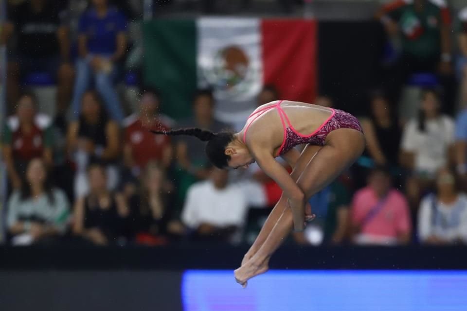 Gaby Agúndez durante la Final de plataforma de 10 metros femenil en el Mundial de Clavados Guadalajara 2025.
