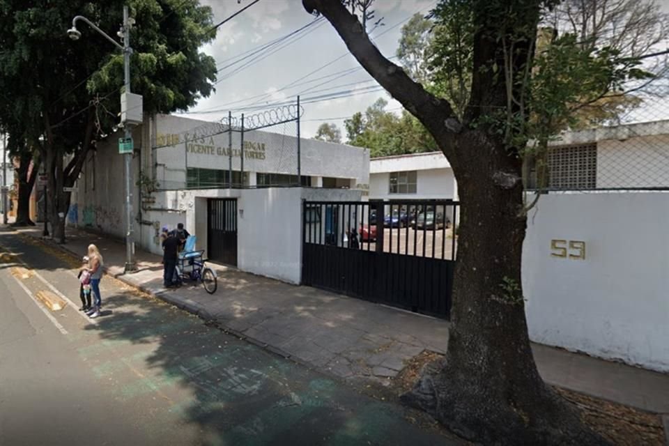 Los vecinos aseguran que un Centro Gerontológico del DIF ha ido siendo desalojado.