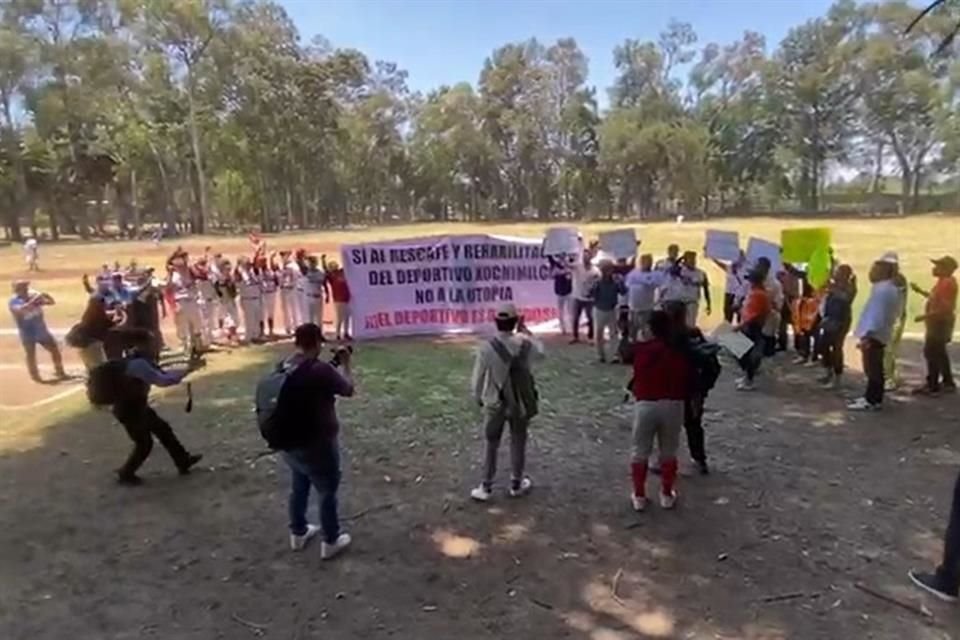 El Deportivo de Xochimilco congrega a 50 equipos de béisbol, con más de 971 jugadores.