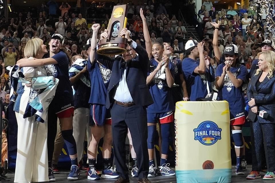 UConn acabó con una sequía de nueve años sin ganar el baloncesto femenil de la NCAA.