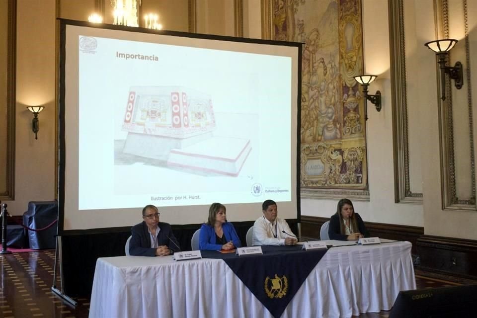 El hallazgo fue dado a conocer este lunes por arqueólogos que trabajan en la zona arqueológica de Tikal y autoridades del Ministerio de Cultura de Guatemala.