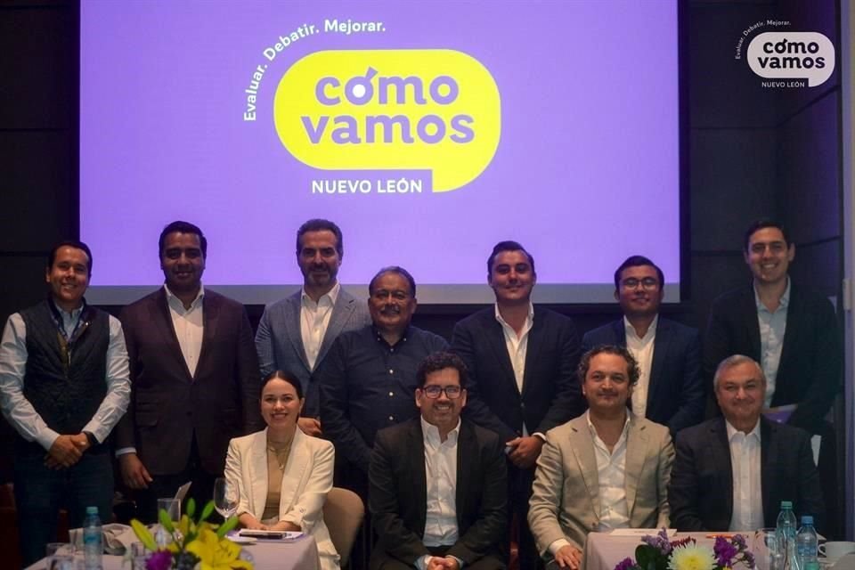 A la reunión acudieron los Alcaldes Adrián de la Garza, Jesús Nava, César Garza, Andrés Mijes, Manuel Guerra, Héctor García, y Félix Arratia.