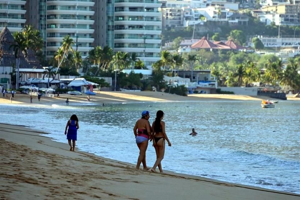 En Playa Icacos de Acapulco se encontró un nivel de 4,663 enterococos.