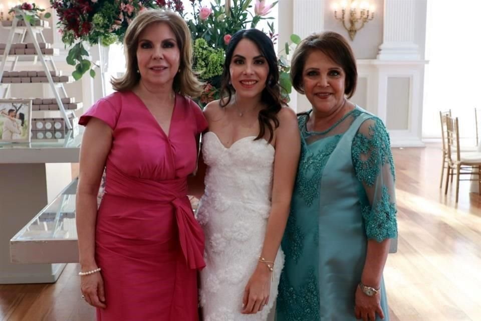 Vilma Ramírez de Ortiz, Mónica Ortiz Ramírez y Martha Patricia García de Guerra