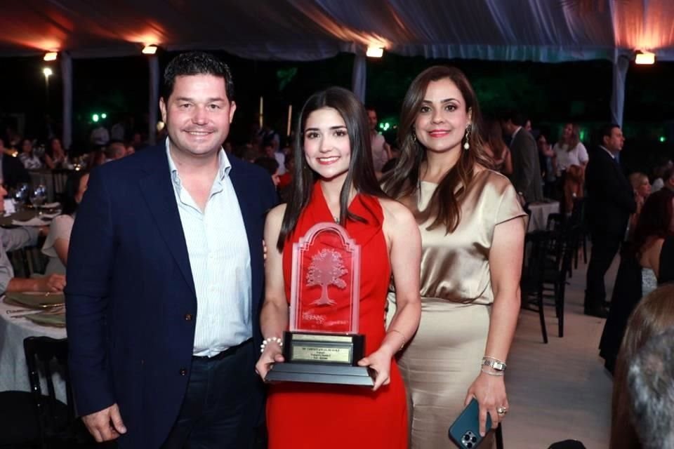 Agustín Flores Cavazos, Viridiana Flores Montemayor y Cynthia Montemayor de Flores