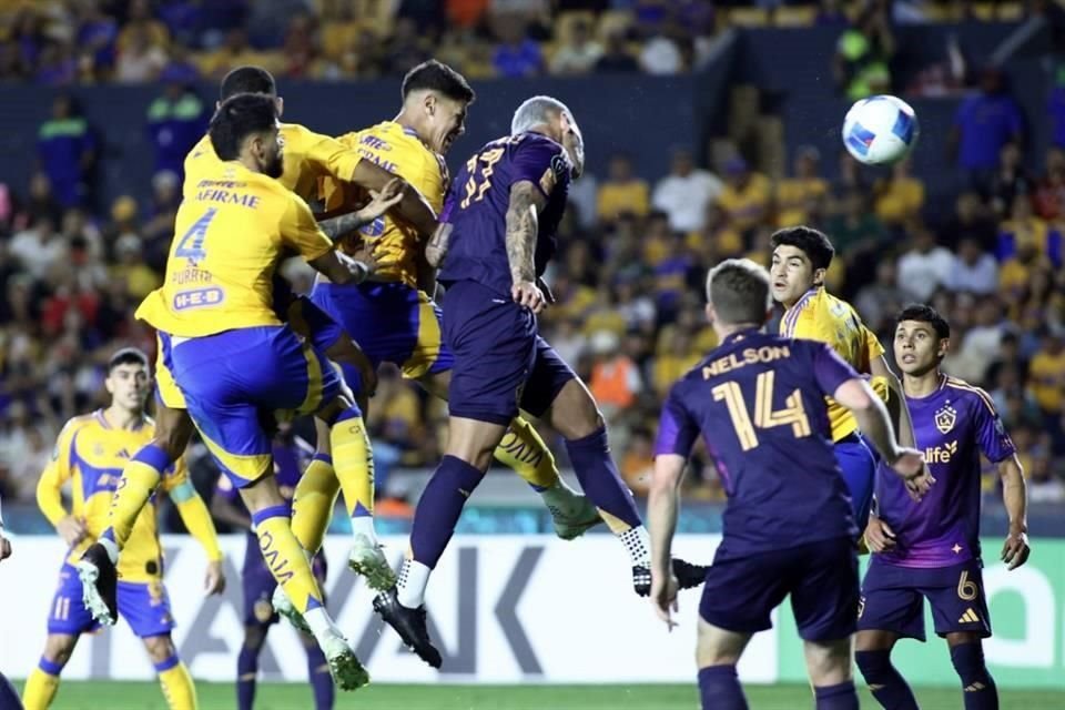 Rómulo Zwarg se emocionó con su primer gol en Tigres.