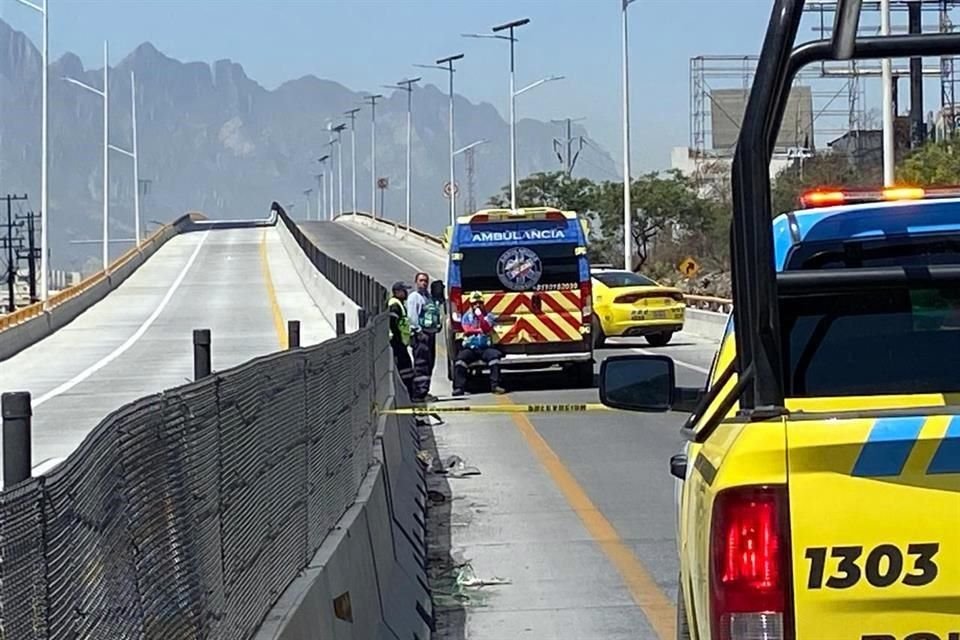 Alrededor de las 11:10 horas se reportó el accidente, en Díaz Ordaz y el acceso a la vía de cuota, antes de llegar a Antonio L. Rodríguez.
