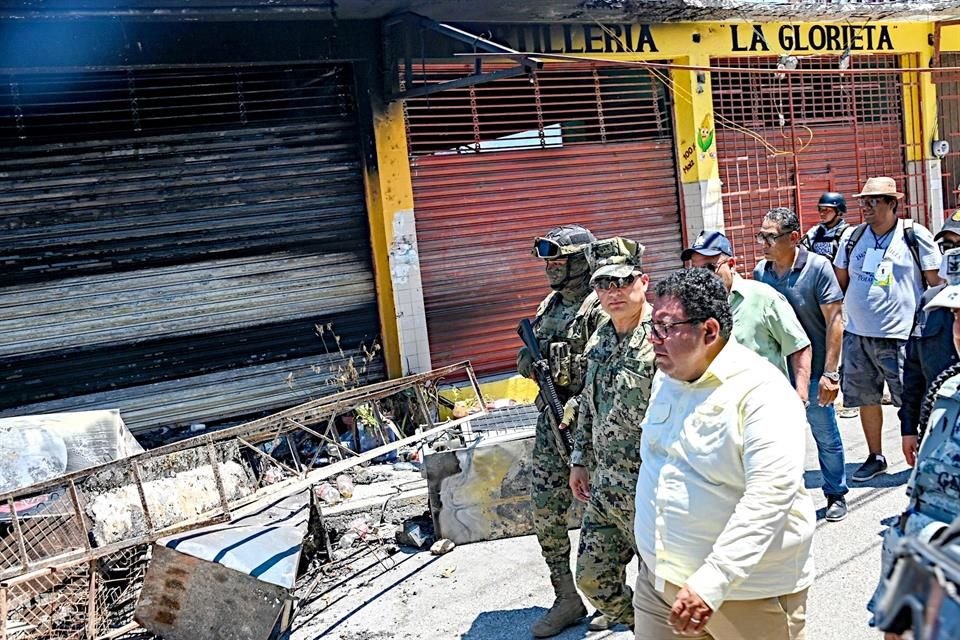 Unos 60 mandos y agentes federales recorrieron el tramo del terror en la Colonia La Mira, en Acapulco, en donde se registran asesinatos.