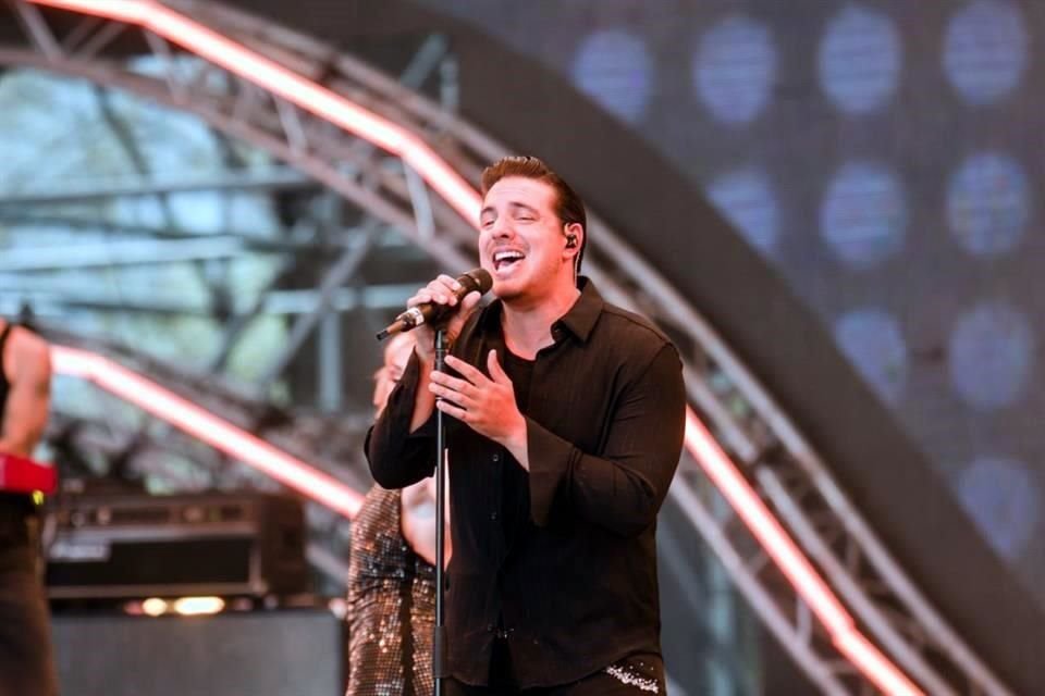 Vadhir Derbez