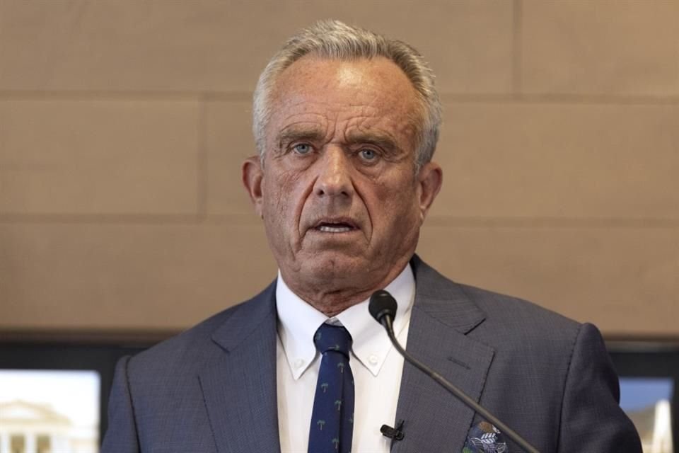 Secretario de Salud de EU, Robert Kennedy Jr, anunció que vacunas contra Covid ya no son recomendadas para niños y mujeres embarazadas.