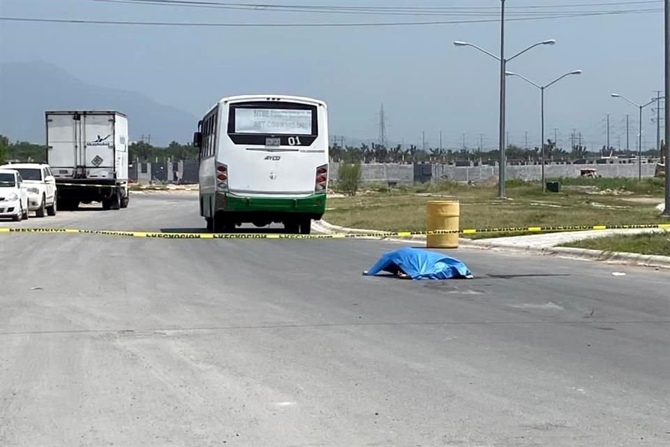 El cadáver de Juan Pablo Méndez Nieto, de 56 años, quedó 10 horas en la vía pública.