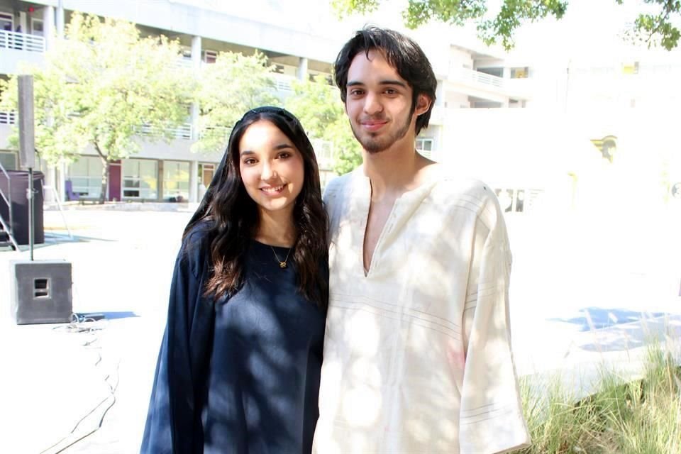 Elina Santos Luis interpretó a María; y Santiago Luján Hinojosa, a Jesús.