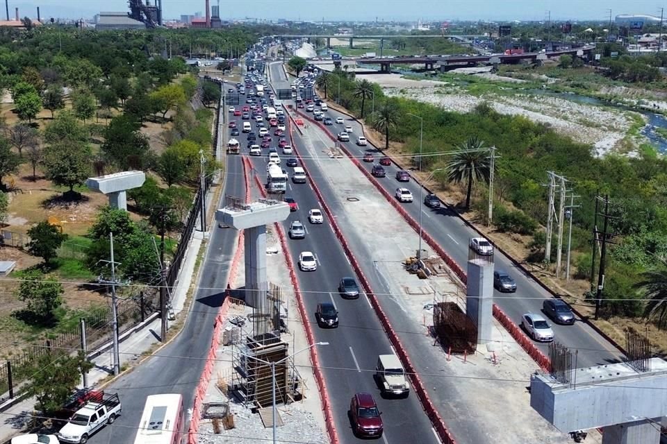 El embudo vial se genera en los carriles tradicionales de Constitución, a la altura de la calle Rafael Ramírez.