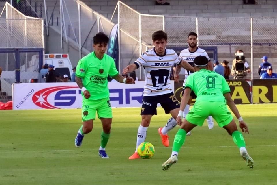 Los Pumas no pueden en casa.