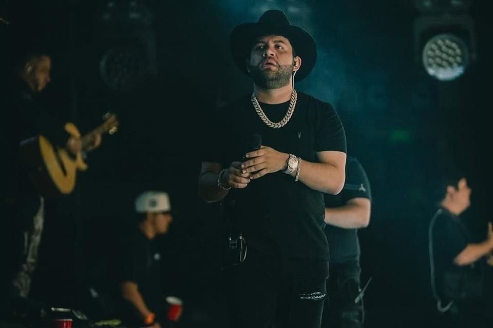 Conriquez reconoció que su estilo se basa en contar historias que nacen del pueblo y que han sido clave en su conexión con la audiencia.