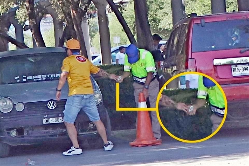 Tanto en las facultades como en otras áreas del Campus, desconocidos se adueñan de los estacionamientos para rentarlos.