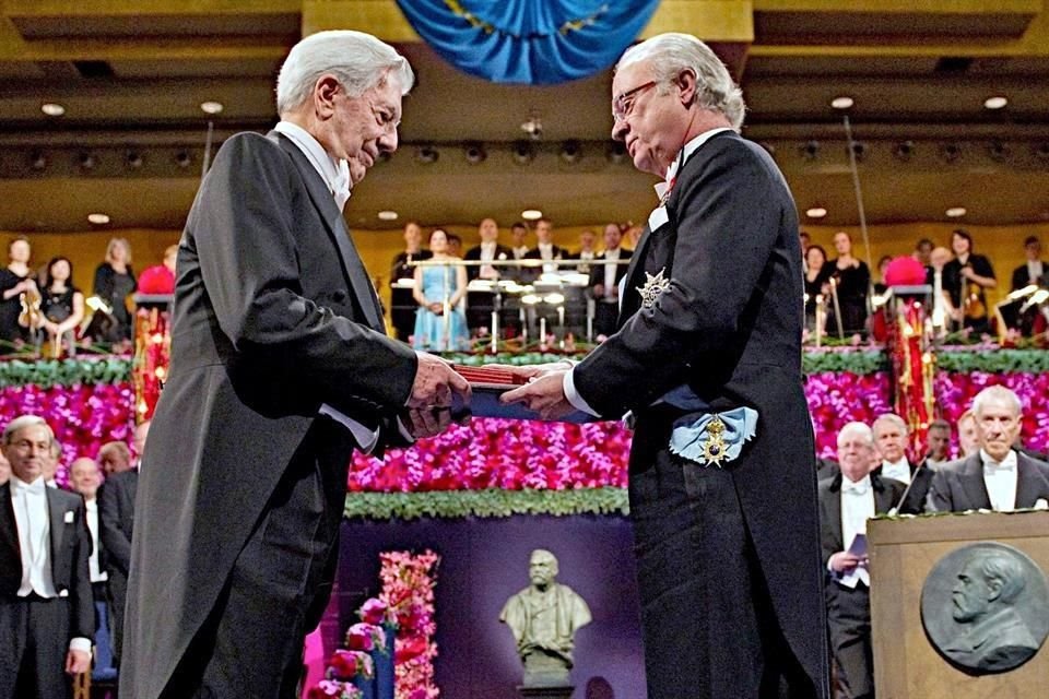 El escritor peruano recibió el Nobel de Literatura en 2010.