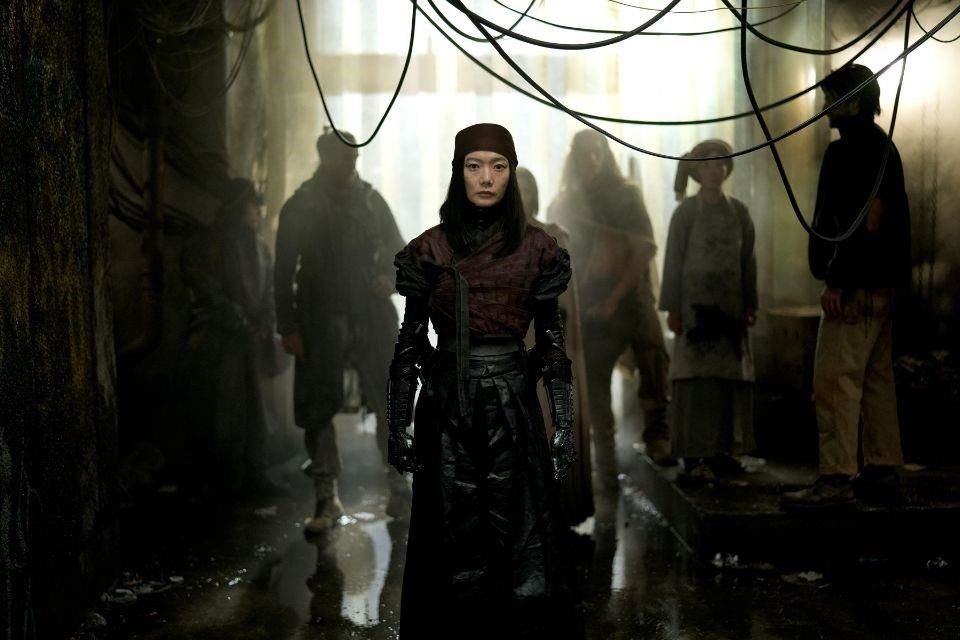 Titan Comics anunció una serie precuela sobre el personaje Némesis, interpretado en las películas por la actriz, fotógrafa y modelo surcoreana Bae Doona.