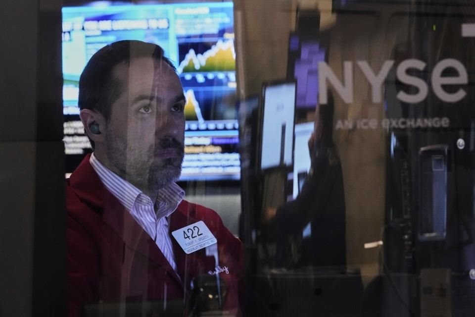 Después de que EU eximió de aranceles a productos electrónicos, S&P 500 subió 0.79%, seguido de Dow Jones con 0.78% y Nasdaq, 0.64%.