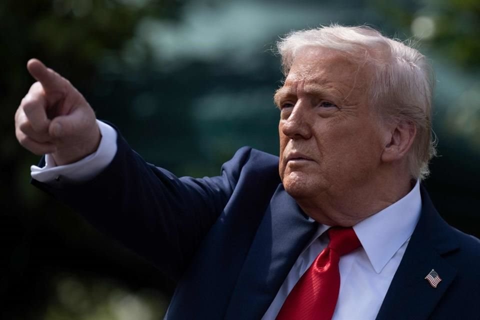 Trump amenazó con sanciones al programa '60 Minutes', de la cadena CBS, tras emitir historias de Ucrania y Groenlandia el domingo pasado.