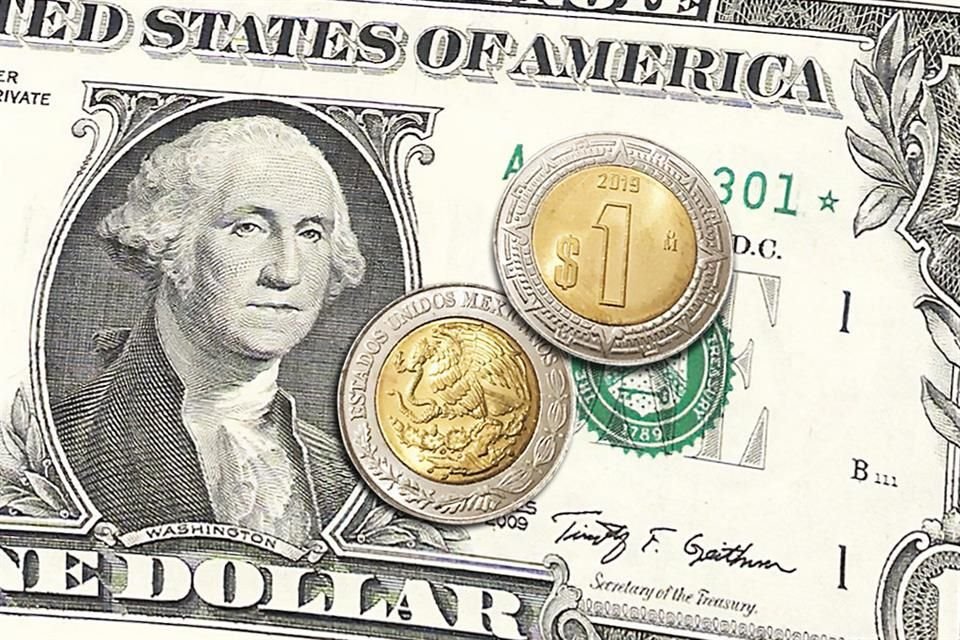 El peso se fortalecía un 0.38 por ciento respecto al cierre del martes.