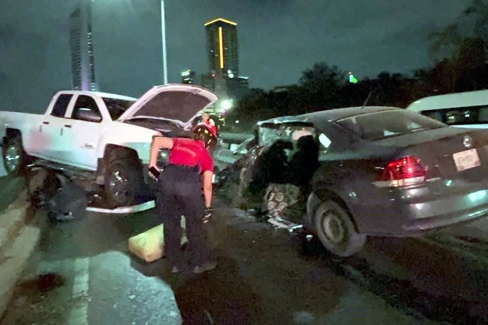 Fue alrededor de las 23:15 horas cuando se registró el percance sobre esta Avenida a unos metros de su cruce con Constitución.
