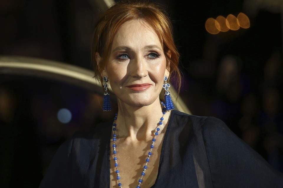 La creadora de 'Harry Potter', J.K. Rowling, celebró el fallo del Tribunal Supremo de Reino Unido que afecta a las mujeres transgénero.