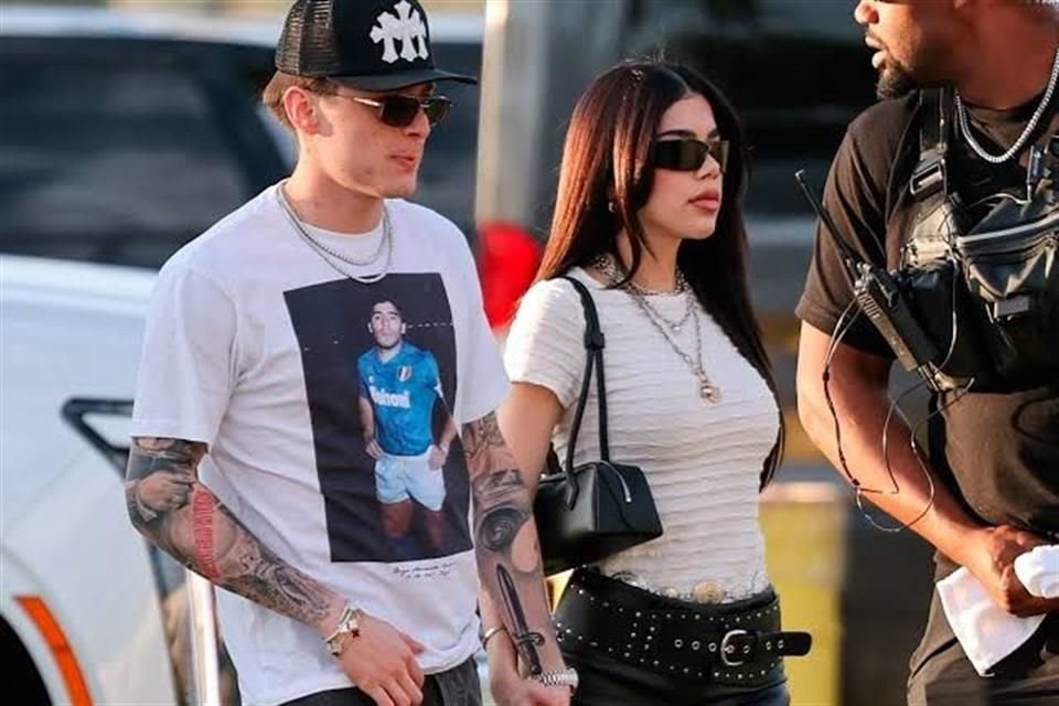 Peso Pluma y Kenia Os fueron captados juntos el primer fin de semana en el Festival Coachella, en California, donde cantó el jalisciense.