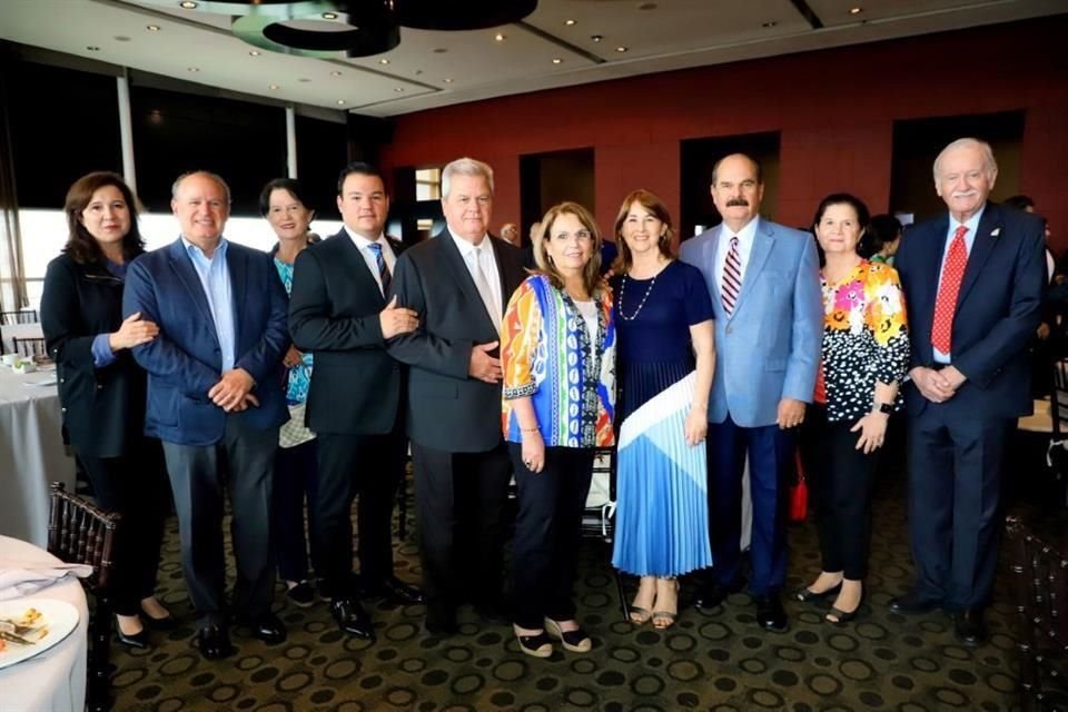 Alejandra Aldape, Rodolfo Canseco, Martha Canseco, Mauricio Canseco, José Canseco, Dora Silvia Cavazos, Cristina Mena, Paulino Canseco, Tita Canseco y Rodolfo Madero