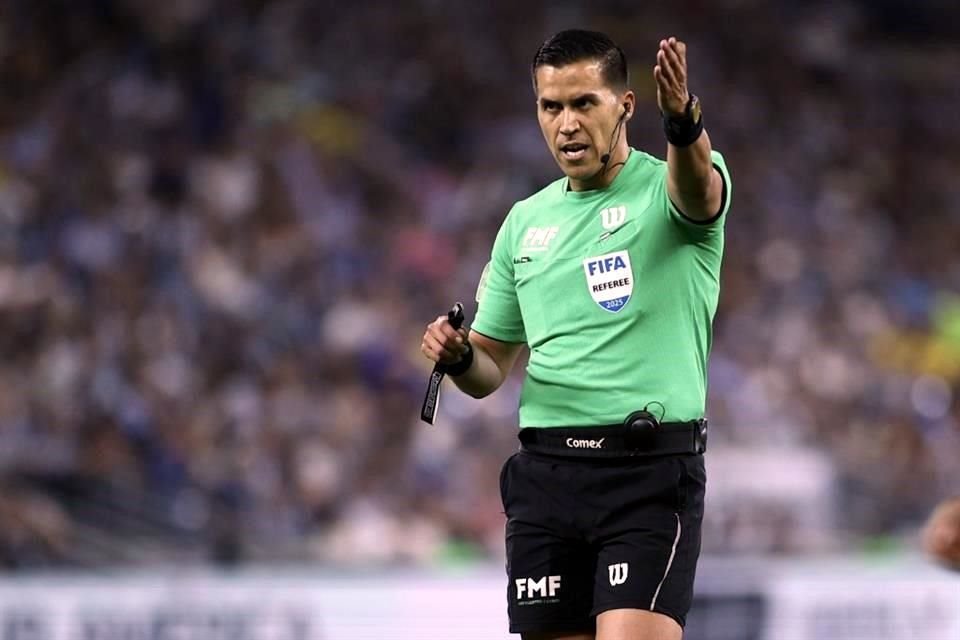 Daniel Quintero Huitrón fue el árbitro del partido.