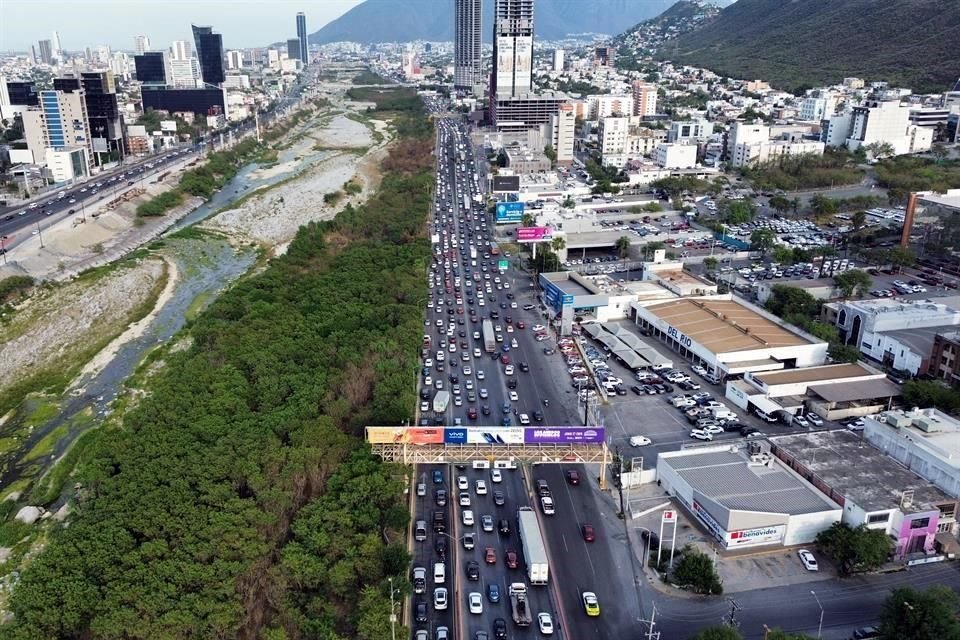 Tránsito de Monterrey aplicará el cierre a partir 23:00 horas, desde la calle San Francisco.
