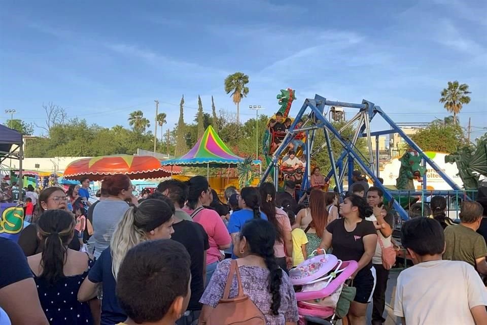 En el Parque Tolteca, que es gratuito, ayer la afluencia fue de 4 mil 620 personas.