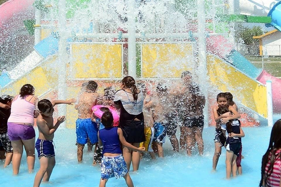 En Apodaca hubo 10 mil 684 visitantes en las seis diferentes albercas y parques. 