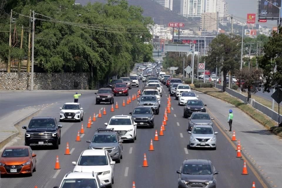 Conductores tomaron la Carretera Nacional rumbo al sur del estado en periodo vacacional de Semana Santa