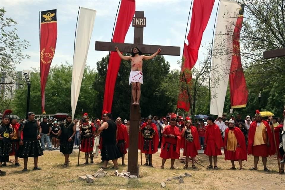 La Crucifixión se representó en el Parque Miguel Nieto (Parque del Ferrocarril).