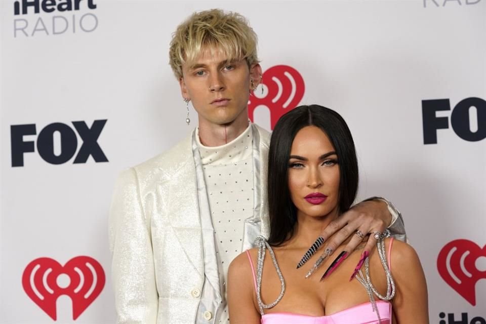 Megan Fox y MGK fueron vistos juntos por primera vez en público desde el nacimiento de su hija, aunque no planean retomar su relación.