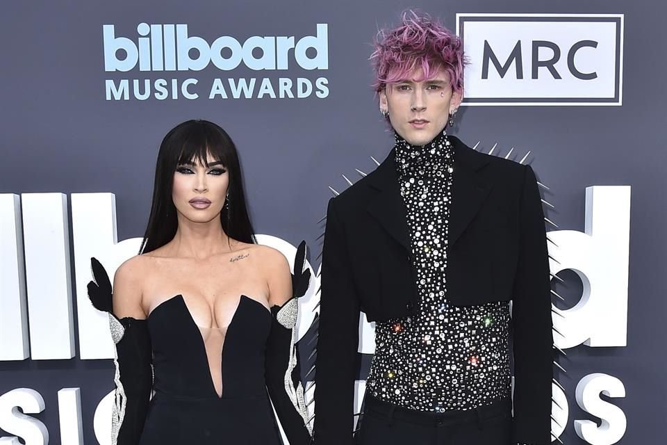 La actriz de 'Transformers' no tiene intención de reavivar su romance con Kelly.