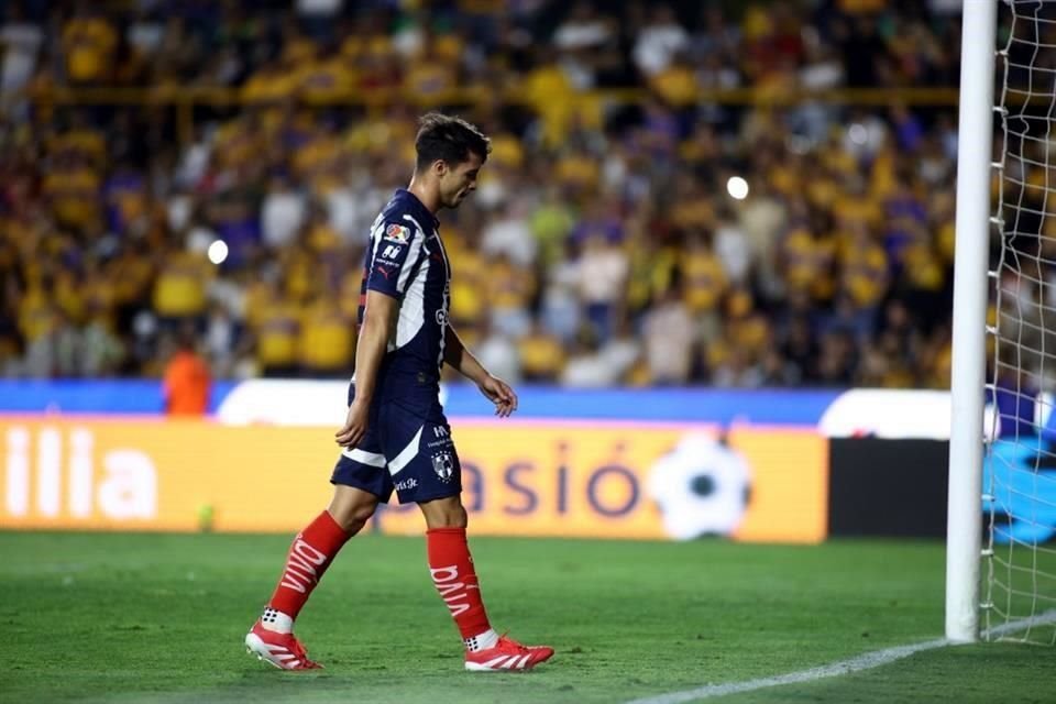 Óliver Torres no jugará ante León por una lesión en el tobillo izquierdo.