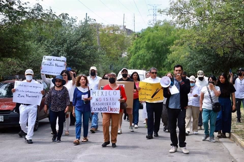 Vecinos reclaman respuestas a la empresa Zinc Nacional luego de enviarles cuestionario.