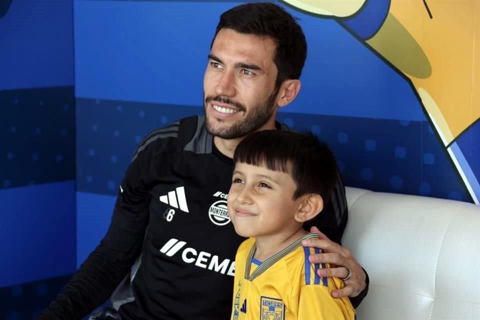Los niños aficionados de Tigres convivieron con sus jugadores favoritos.