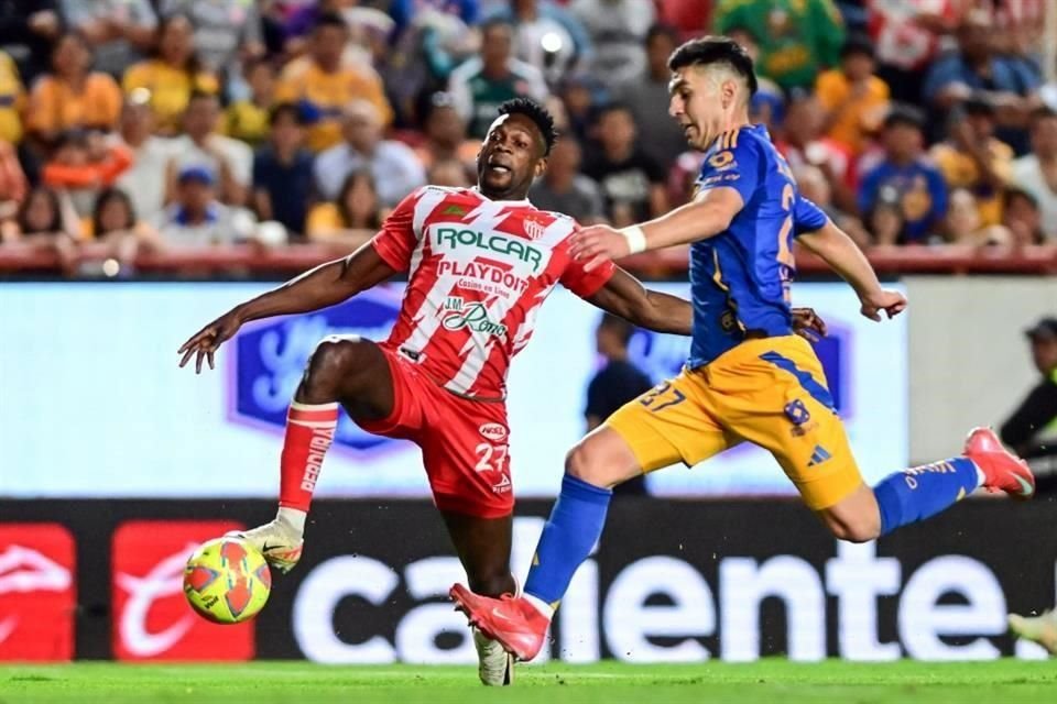 En el último partido del técnico Guido Pizarro como jugador, Tigres derrotó al Necaxa.