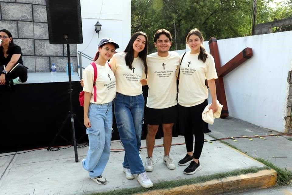 Edith Flores, Ana Karen Vázquez, Fernando Velázquez y Sofía Espinosa
