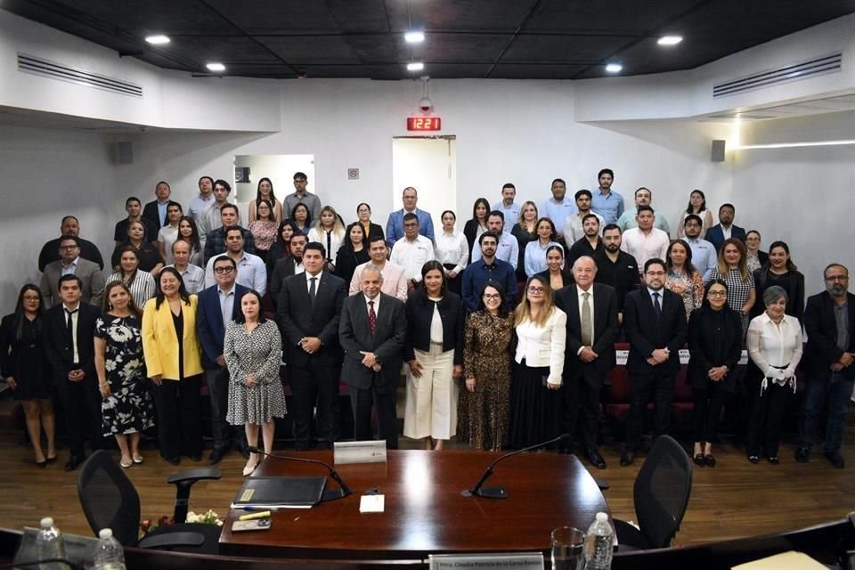 La sesión fue encabezada por la magistrada presidenta, Claudia Patricia de la Garza Ramos.