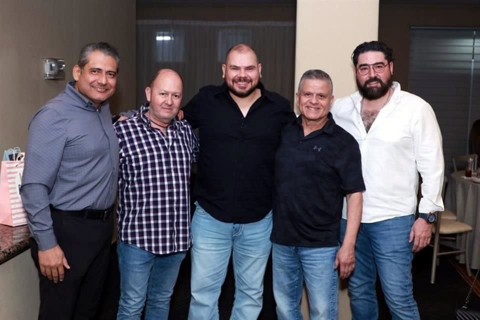 César Loaiza, Mario Granados, Alberto Moreno, Alberto Moreno, Luis García y Vicente Flores