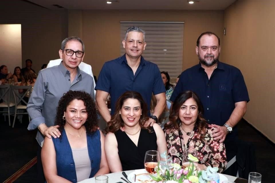 Sergio Treviño, Arturo Rodríguez, Guillermo Zenón, Sonia Sánchez María Elisa García e Ivonne González