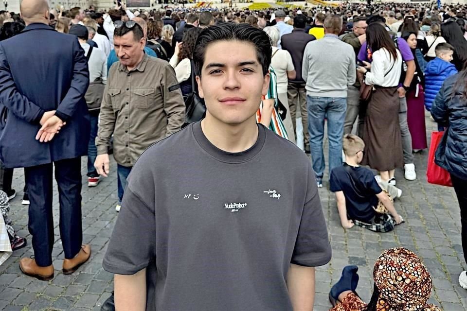 Andrés Colmenares tras el encuentro papal del domingo.